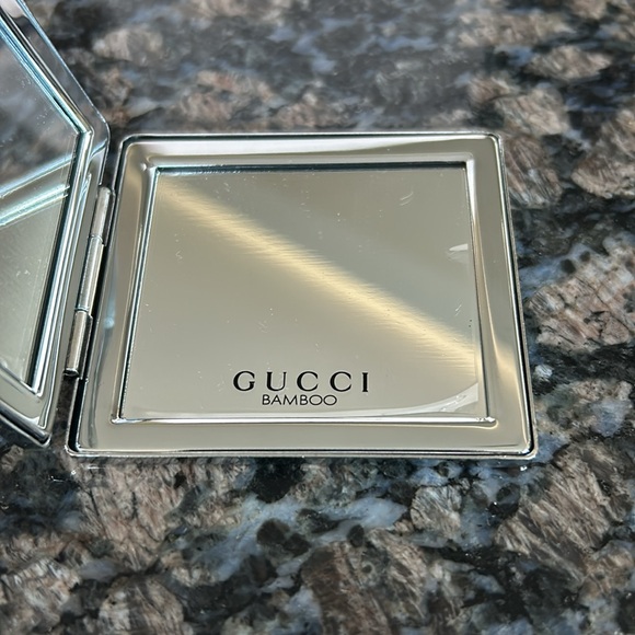 GUCCI BAMBOO SILVER TONE DOUBLE SIDED COMPACT MIRROR NEW - Picture 8 of 8